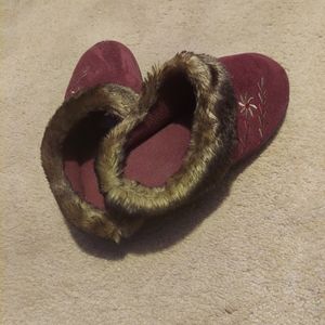 Slippers/ Isotoners.